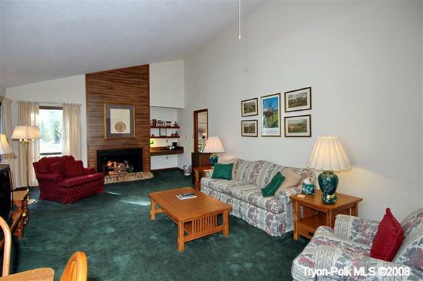 Living room.jpg Living room.jpg