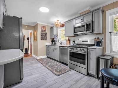 22 web or mls 305 Meadowlark 22