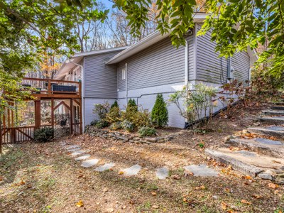 7 web or mls 305 Meadowlark 7