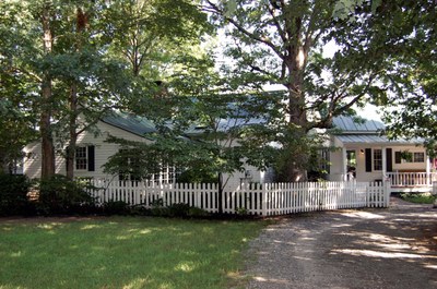 Front view bedroom house.jpg