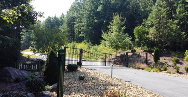 Hillcrest Gate