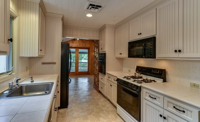 711 Green Hills Rd  25