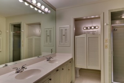 711 Green Hills Rd  49