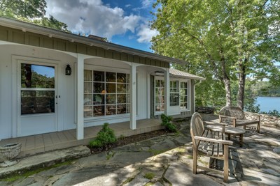 711 Green Hills Rd  56