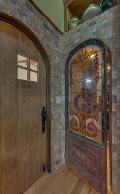 DSC 6244winecellar