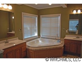 Master bath.jpg