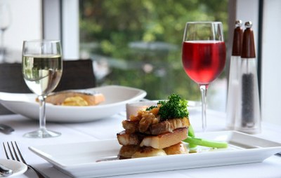iStock_000006828582dining.jpg